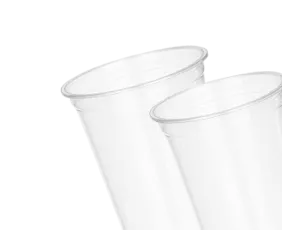 Пластиковые стаканы и крышки