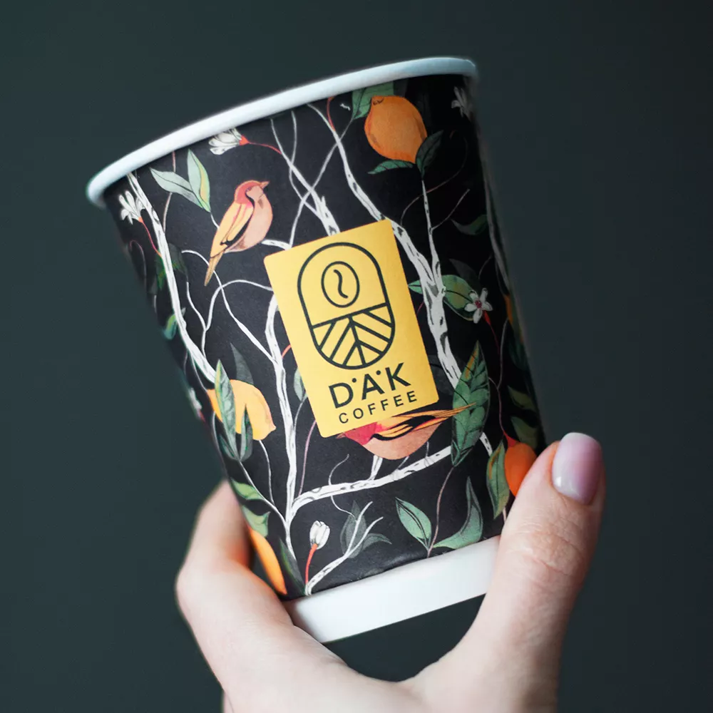 кофейный стакан с дизайном